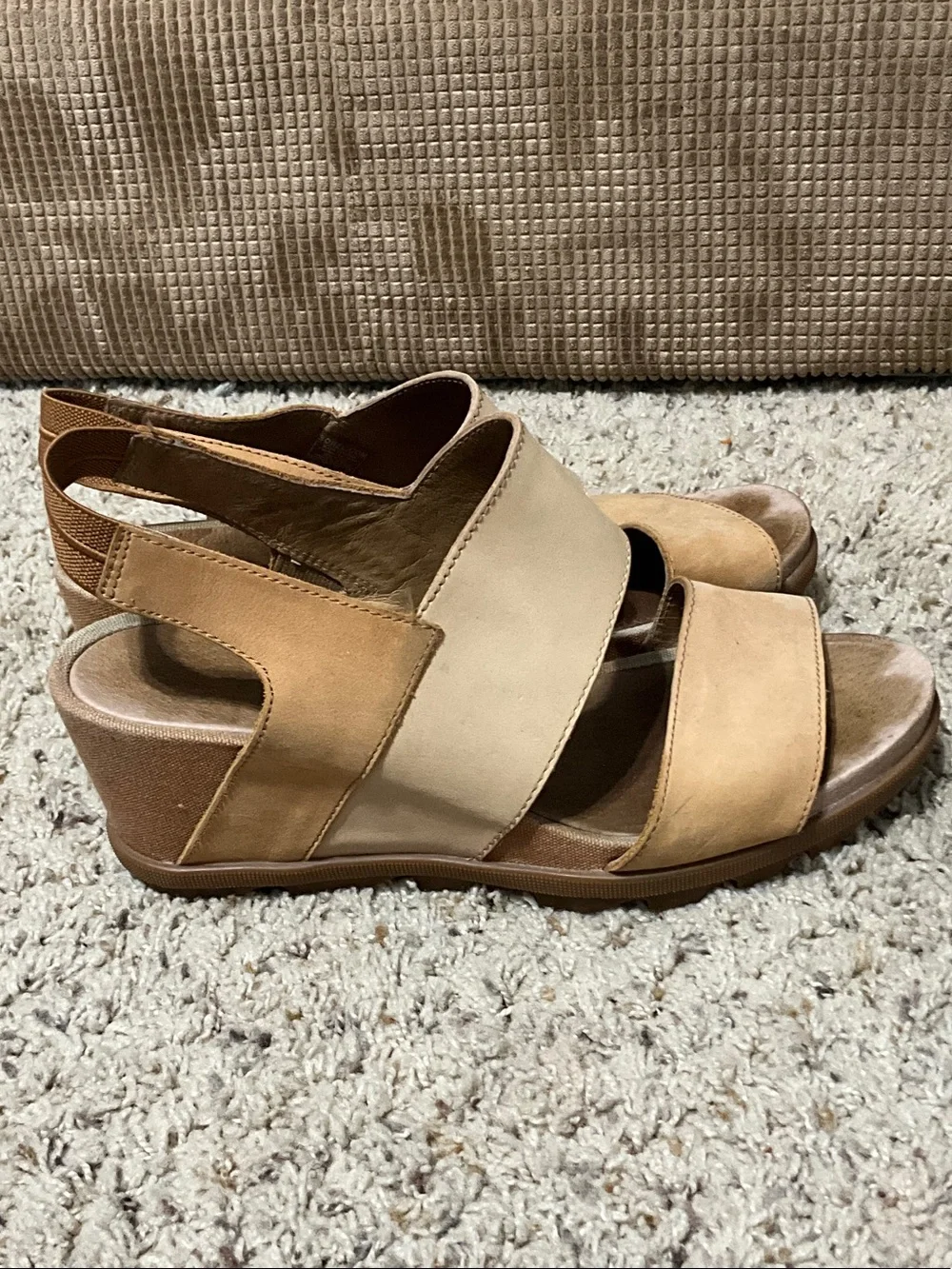 Sorel Two-Tone Tan and Cream Wedge Sandals Women’s size 10